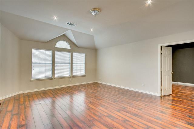 Building Photo - 705 Sundown Way