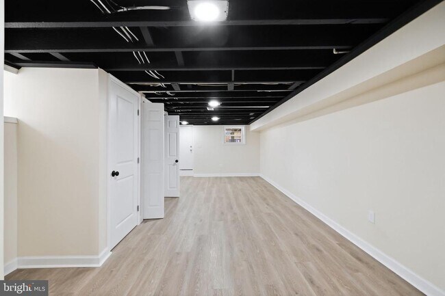 Building Photo - 245 N Monastery Ave