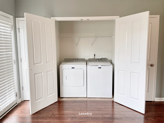 Washer/Dryer - 2020 Hemlock Dr