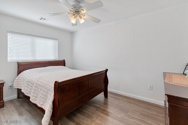 Building Photo - 6717 Yellowhammer Pl