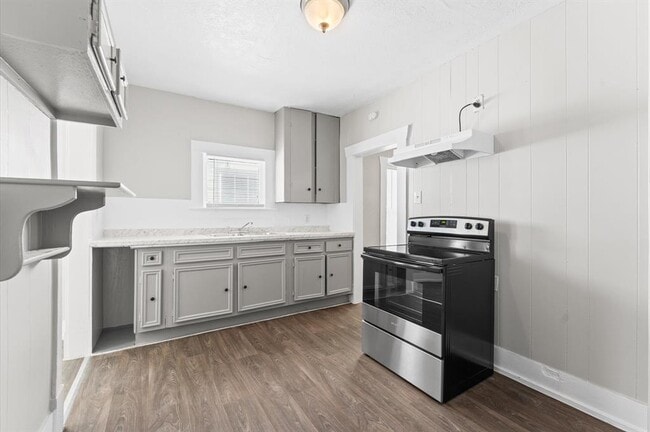 Building Photo - 6818 Avenue C