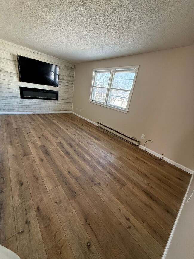 Building Photo - 3101-3105 S. Madison St.