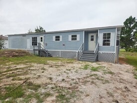 Building Photo - 591 Maxanna Ave
