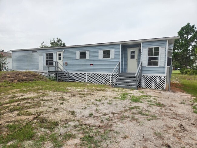 Building Photo - 591 Maxanna Ave