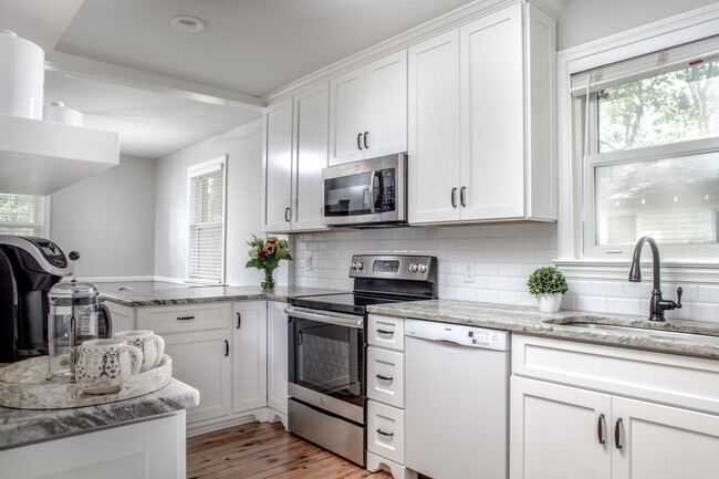 Fully renovated kitchen with Honed Granite tops - 1408 E 48th St