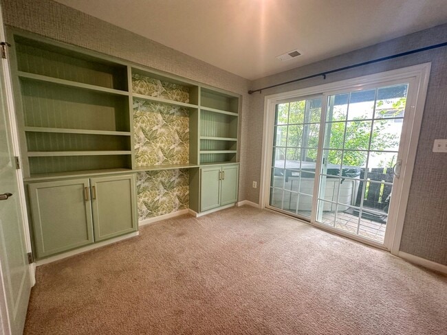 Building Photo - Village Oaks Townhome 3bed/2.5Bath
