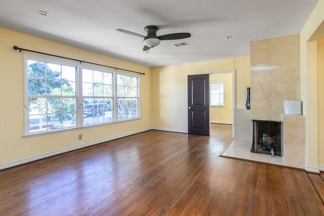 Building Photo - 6641 Murietta Ave