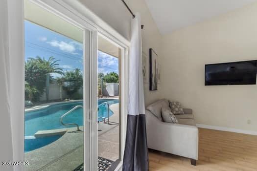 Building Photo - 6821 E Palm Ln