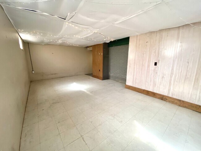 Building Photo - 4 Bedroom House Across the Street from NDS...