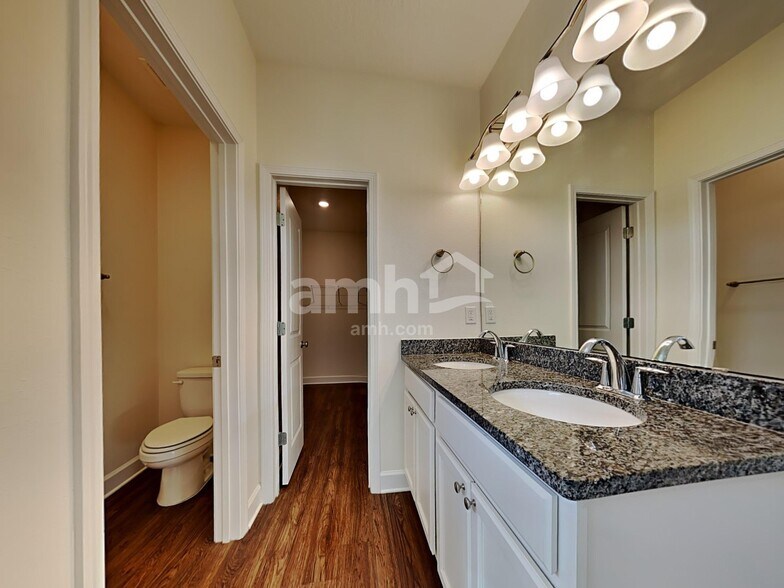 Building Photo - 974 Sunny Stroll Dr