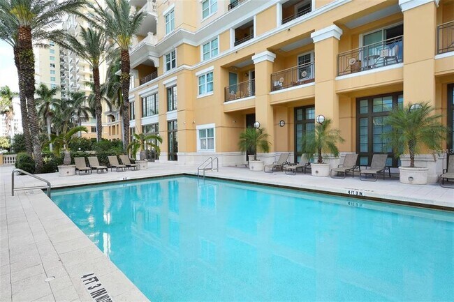 Building Photo - 750 N Tamiami Trl
