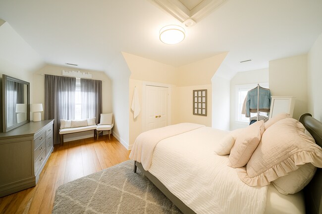 Building Photo - 48 Ashford St