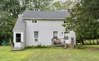 Building Photo - 804 Ferry St