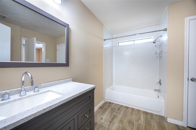 Building Photo - 1207 Bartlett Cove Dr