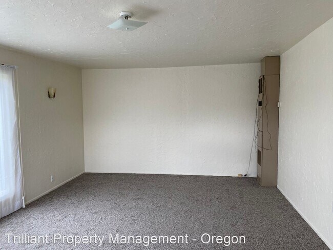 Building Photo - 2 br, 1 bath House - 9268 SE Mill St