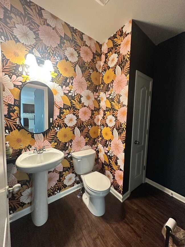 Building Photo - Spacious 4-Bedroom Home – Available Now!