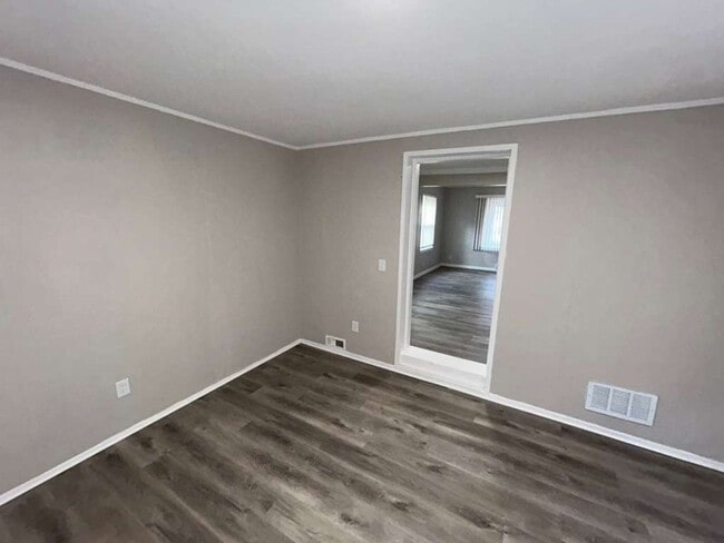 Building Photo - Renovated 3 Bedroom Colonial