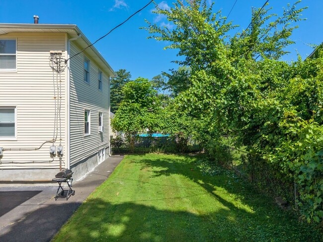 Building Photo - 55 Miller Ave