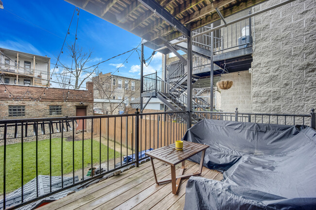 Building Photo - 1111 N Mozart St