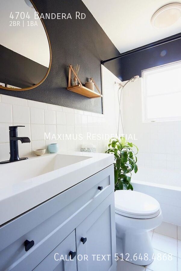 Building Photo - 4704 Bandera Rd