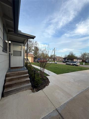 Building Photo - 2426 May Ln