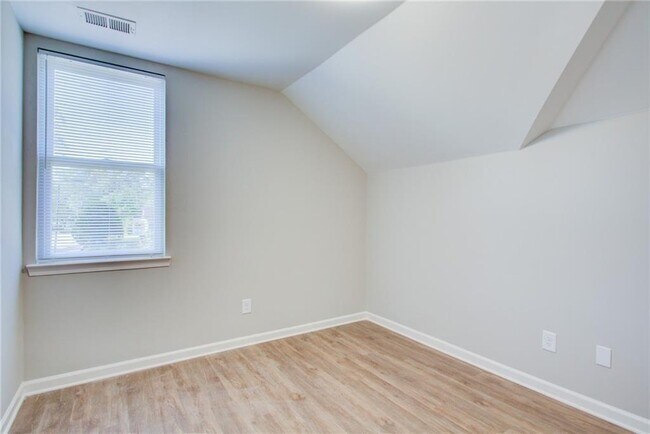 Building Photo - 1173 Arlington Ave SW