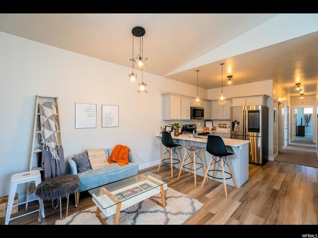 Building Photo - AMAZING Condo in HERRIMAN!!!
