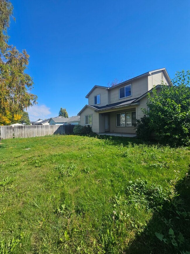 Building Photo - 3122 Bristol Ave
