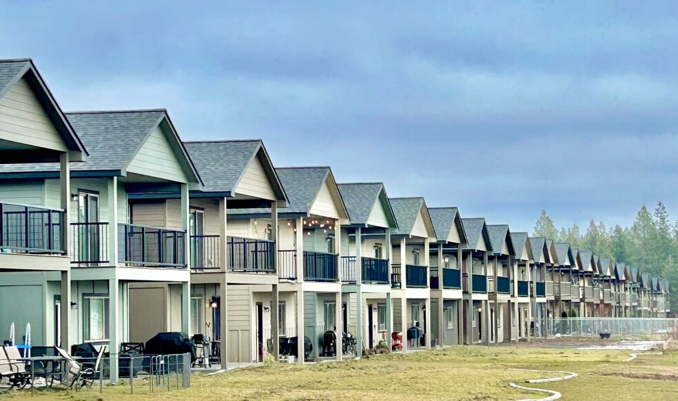 The community on Winona Road! - 9109 W Winona Rd