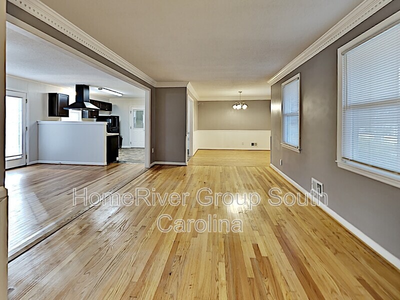 Building Photo - 7908 Tradd St