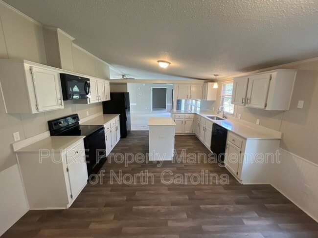 Building Photo - 318 Rankin Hill Rd