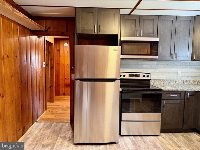 Building Photo - 1176 Stokes Rd