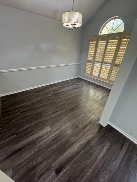 Building Photo - 7504 Bear Lake Dr