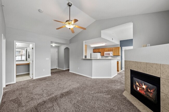 Building Photo - Gorgeous Two Bedroom Windmill Creek Condo!