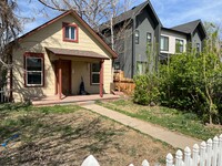 Building Photo - Two Bedroom One Bathroom Duplex in Englewood.