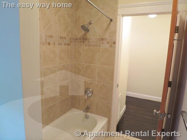 Building Photo - 6 Giles Park