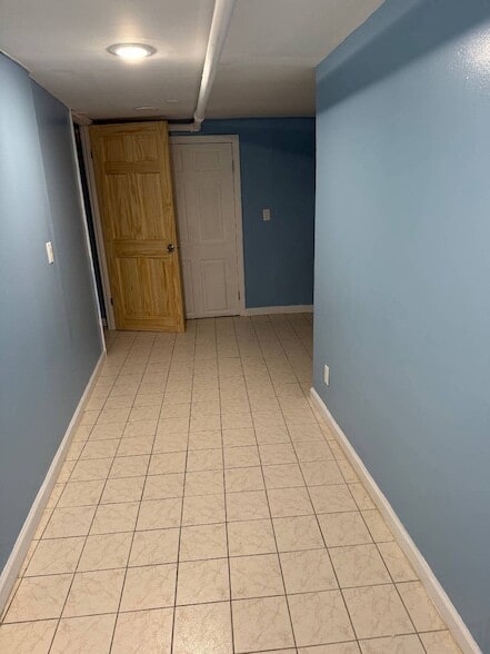 Building Photo - 527 Kimball Ave