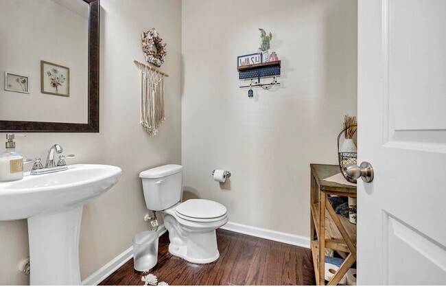 Building Photo - 204 Ashewicke Dr