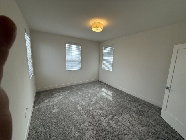 Building Photo - Beautiful 4 Bedroom, 3 Bath Home with Solar in Highly Desired Tracy Hills Community