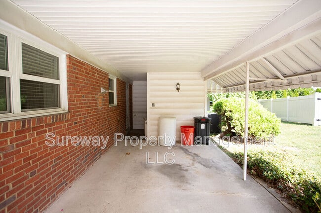 Building Photo - 104 Buckner Ave