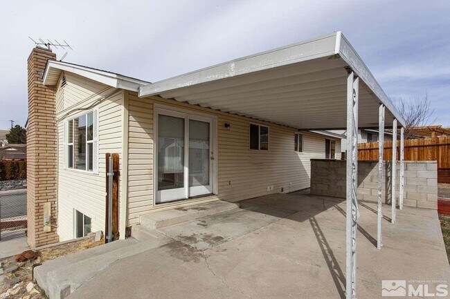 Building Photo - 3686 4th St