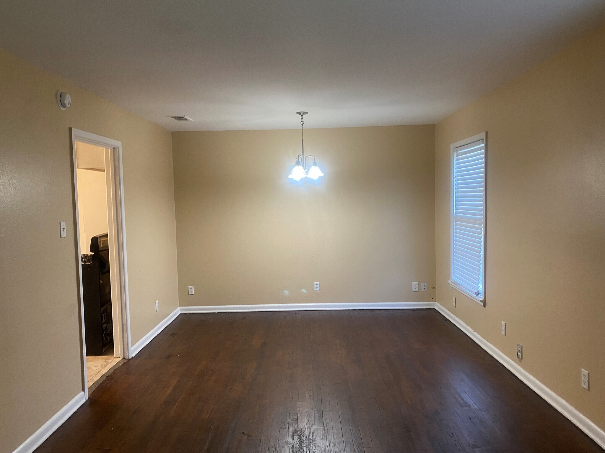 Building Photo - 10421 Desdemona Dr