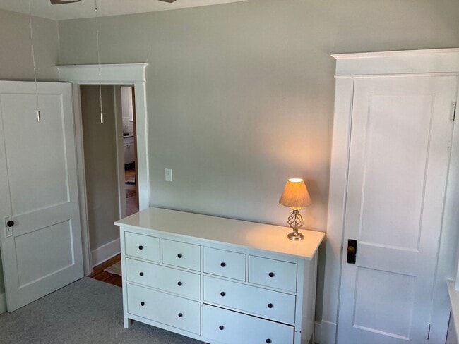 Building Photo - Crescent Hill  Charming Three Bedroom Bung...