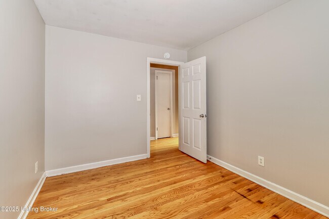 Building Photo - 1615 Stafford Ave