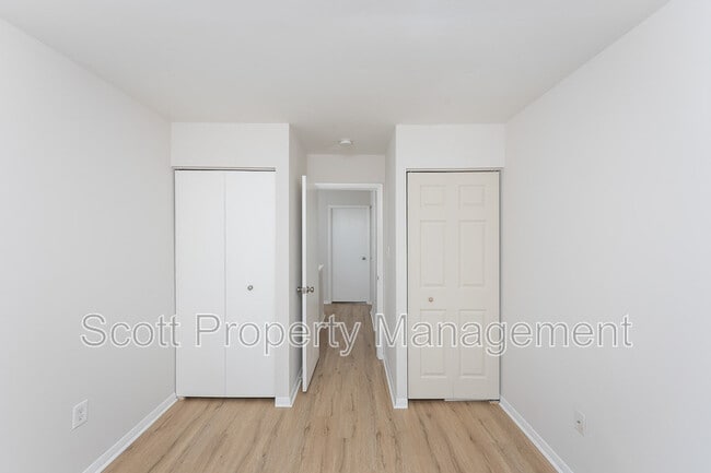 Building Photo - 113 Bourbon Ct