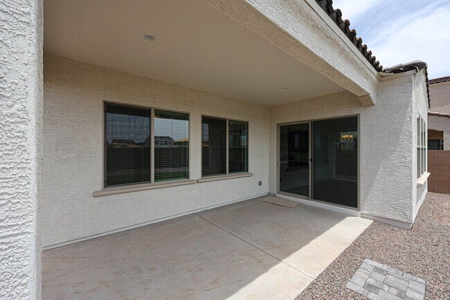 Building Photo - 3 Bedroom + Den and Loft in Aloravita Community