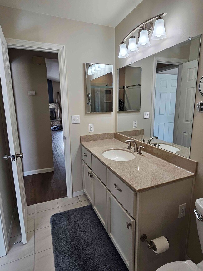 Bathroom 1 - 4444 Valencia Cir