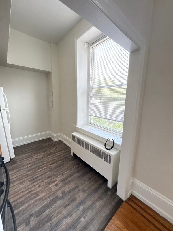 Building Photo - 408 W Chelten Ave