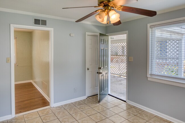 Building Photo - 28 Silverstone Cir
