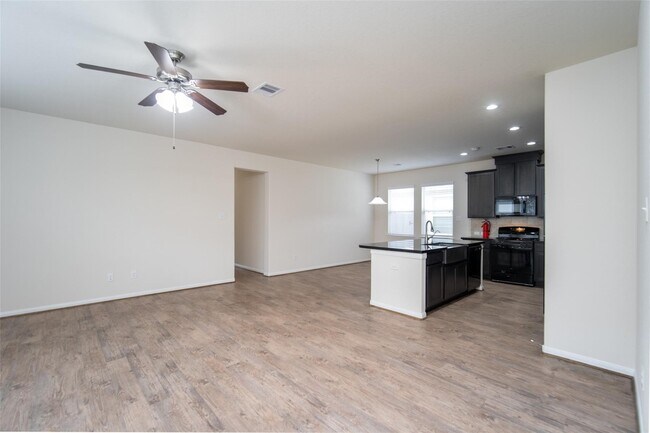 Building Photo - 14215 Campo Vista Dr